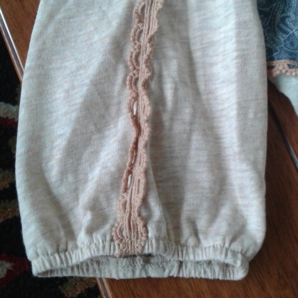 Multi fabric and pattern top - Picture 3 of 6